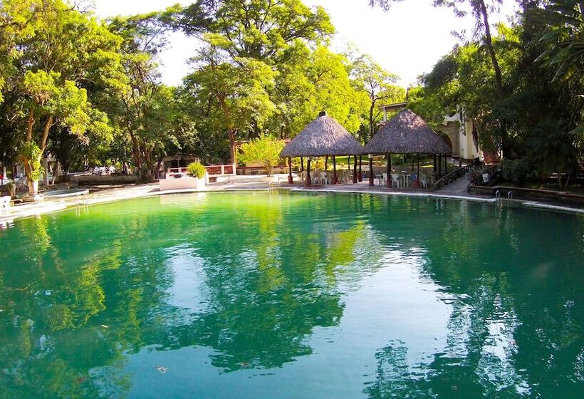 هتل Spa Taninul