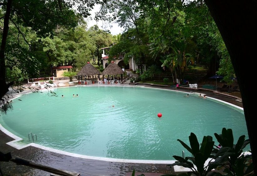 هتل Spa Taninul