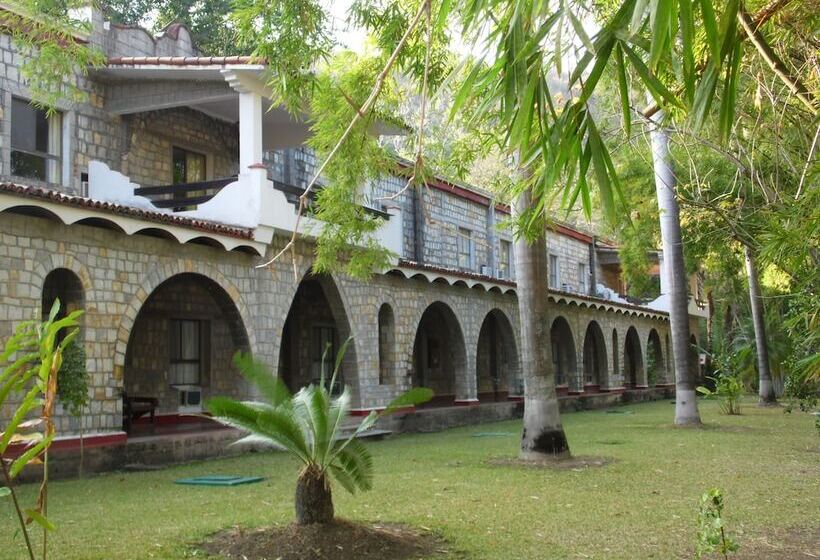 هتل Spa Taninul