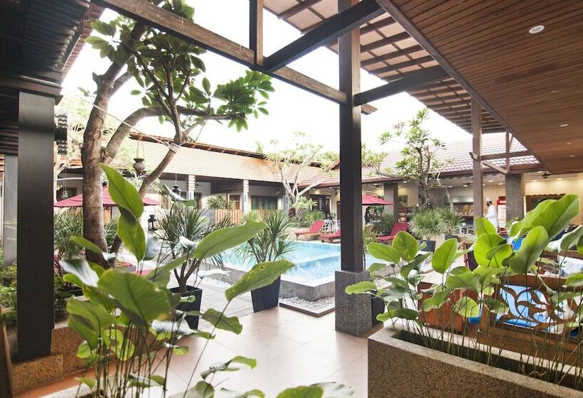 هتل Palette Telaga Terrace Boutique Resort