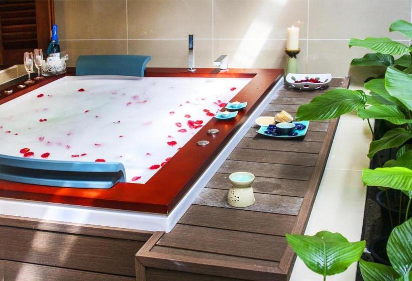 هتل Palette Telaga Terrace Boutique Resort