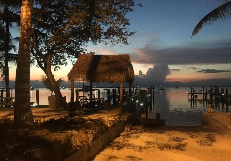 فندق The Pelican Key Largo Cottages