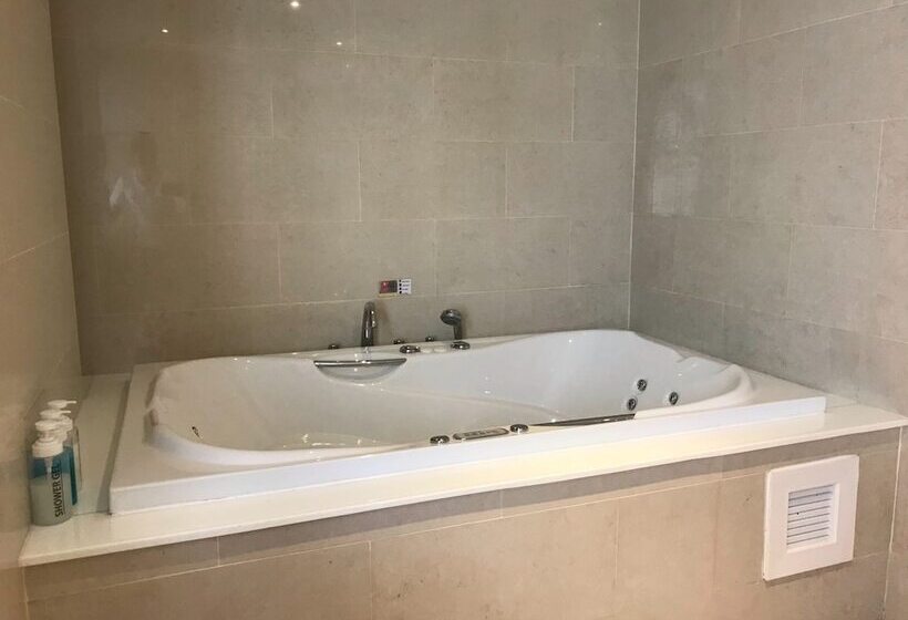 هتل The Privilege Residence