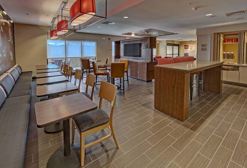 בית מלון כפרי Towneplace Suites By Marriott Hattiesburg