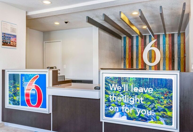Motel 6kirkland, Wa  North Kirkland