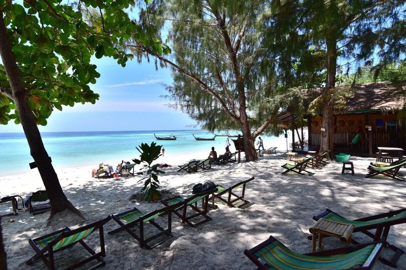 پانسیون Green View Beach Resort