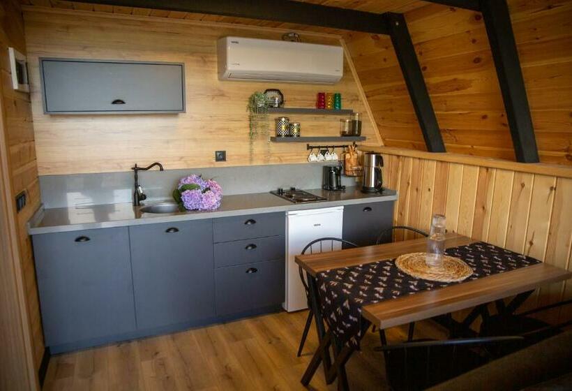 تختخواب و صبحانه Vadivera Bungalov
