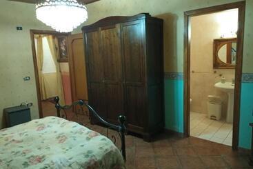پانسیون Baron Sroom