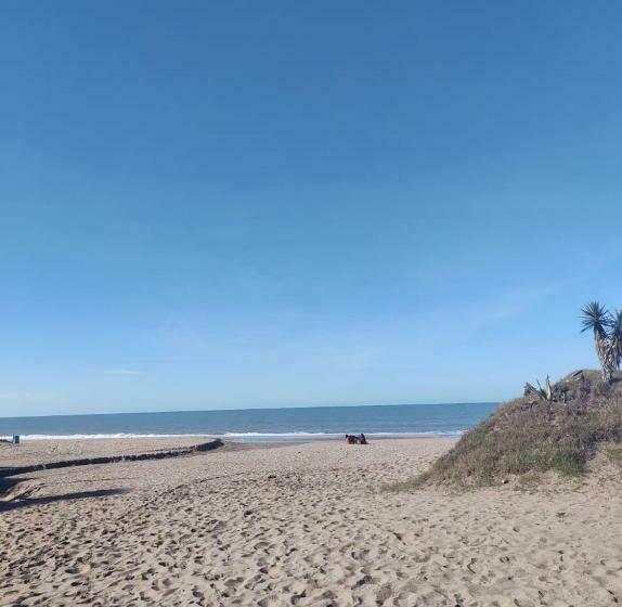 هاستل Las Grullas