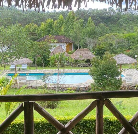 هتل Andasibe Sifaka Lodge