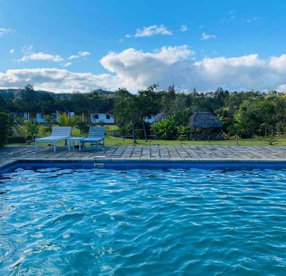 هتل Andasibe Sifaka Lodge