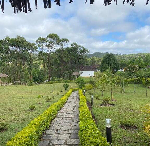 هتل Andasibe Sifaka Lodge