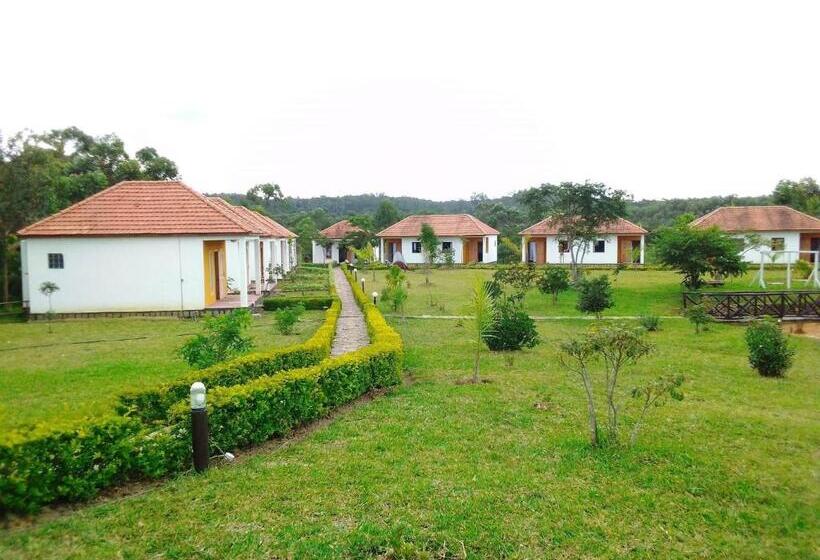 هتل Andasibe Sifaka Lodge