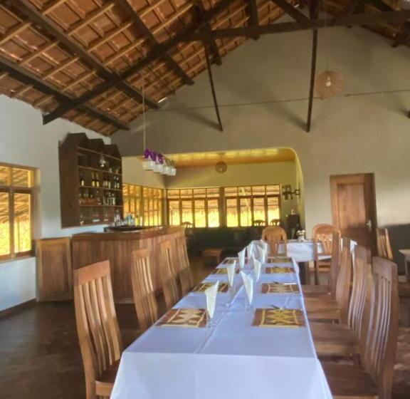 هتل Andasibe Sifaka Lodge