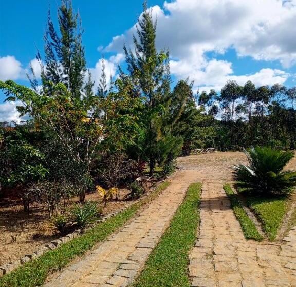 هتل Andasibe Sifaka Lodge