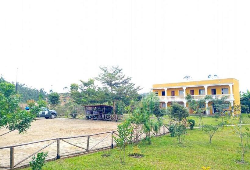 هتل Andasibe Sifaka Lodge
