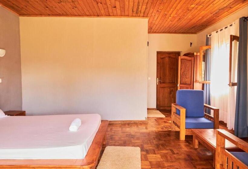 هتل Andasibe Sifaka Lodge