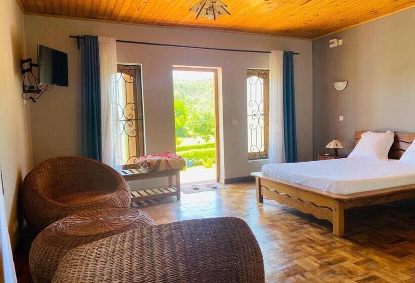 هتل Andasibe Sifaka Lodge