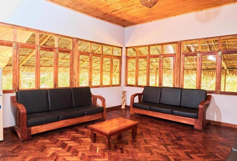 هتل Andasibe Sifaka Lodge