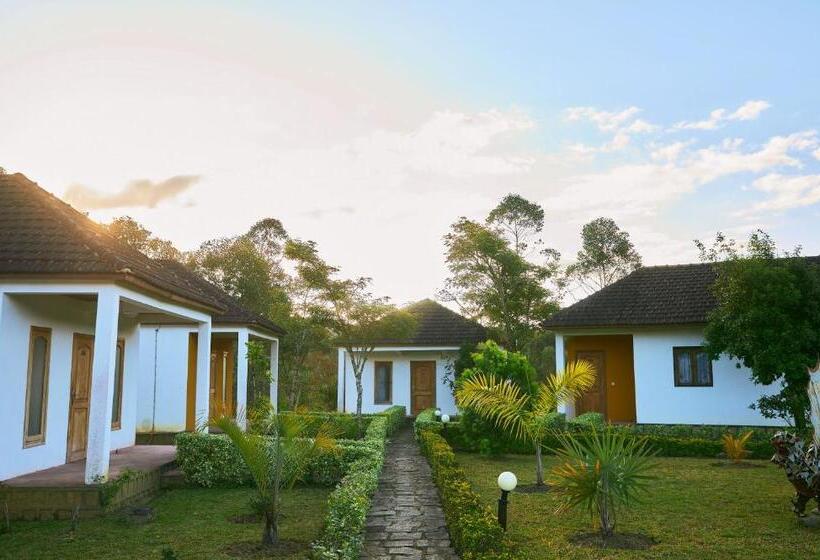 هتل Andasibe Sifaka Lodge