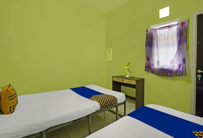 ホテル Spot On 92474 Penginapan Rusunawa Ii