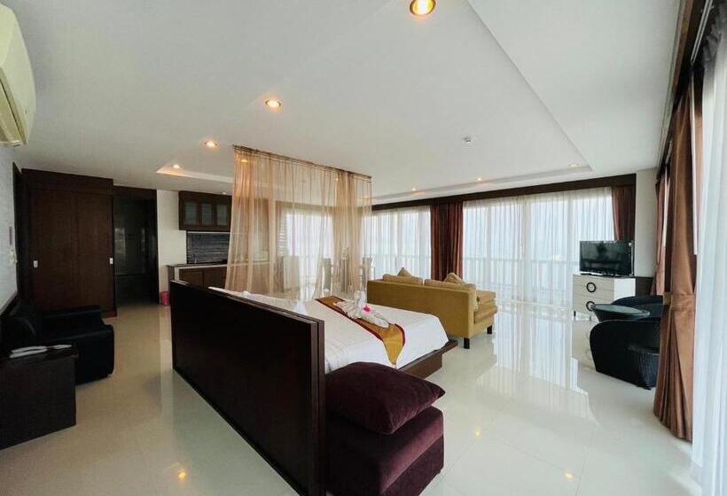 Отель The Sand Beach Pattaya