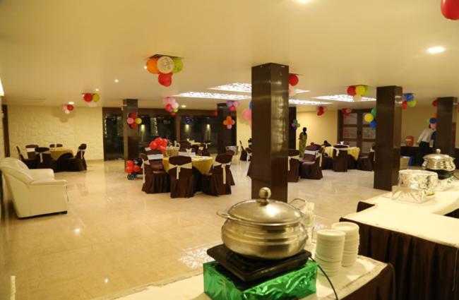 هتل West Inn