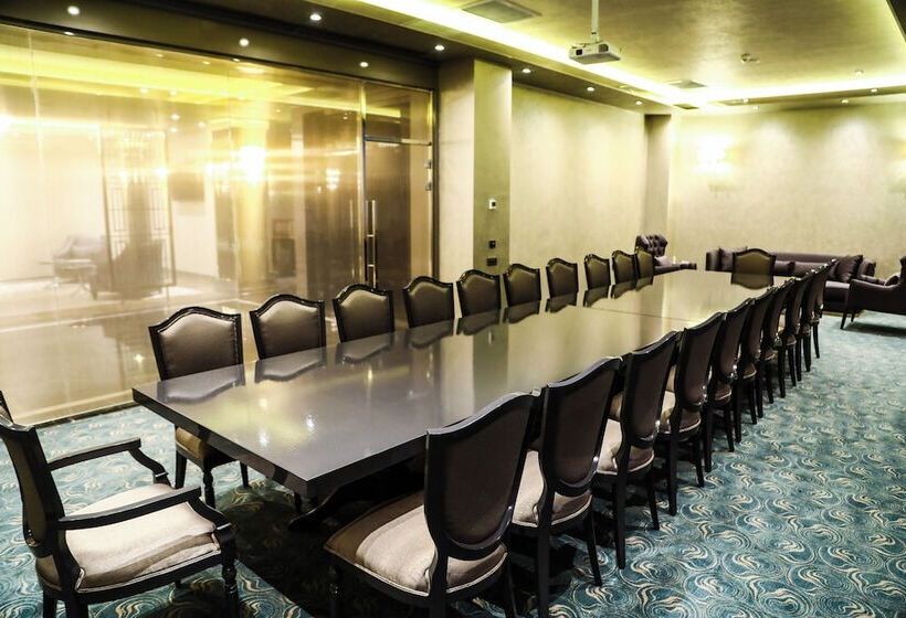 Iris Hotel Baku   Halal