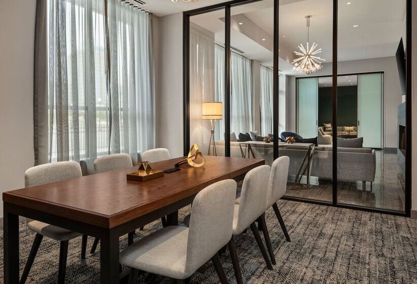 هتل Courtyard By Marriott St Paul Downtown