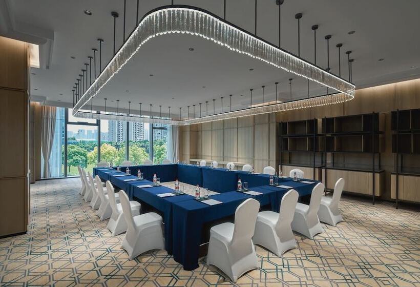 هتل Crowne Plaza Hangzhou Riverside, An Ihg