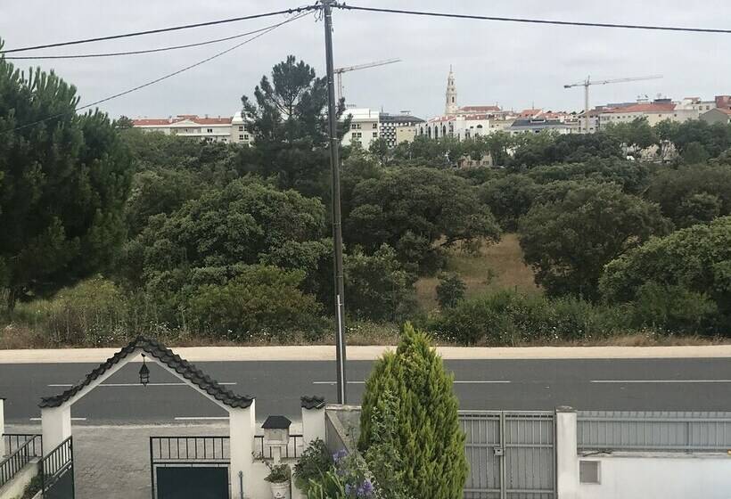 پانسیون Joe S House