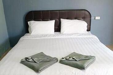 استراحتگاه บ้านทุ่ง เคียงบึง รีสอร์ท