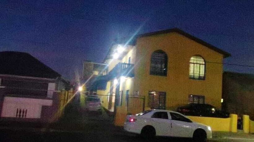 پانسیون Neo & Ruks Bellville Guesthouse