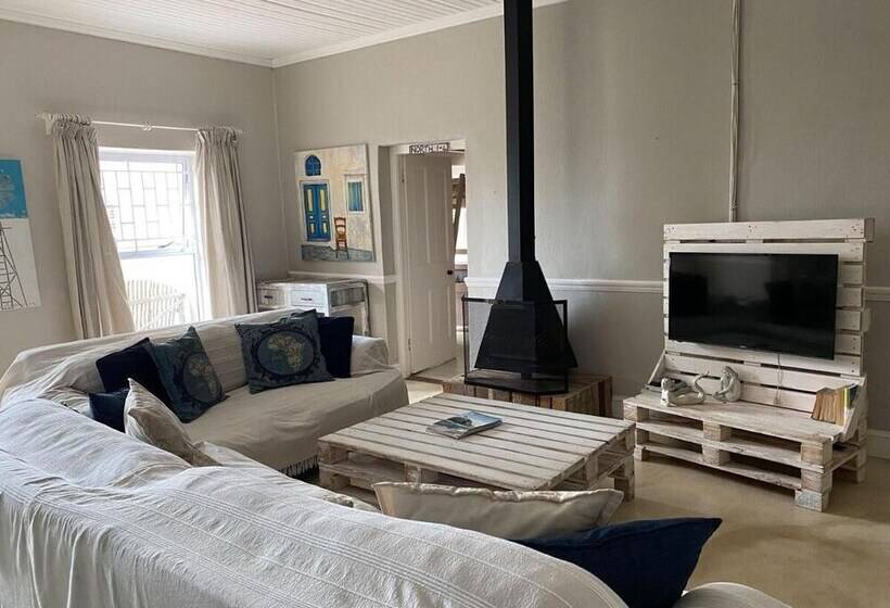 پانسیون Room In Guest Room Cozy Crner Kitehouse