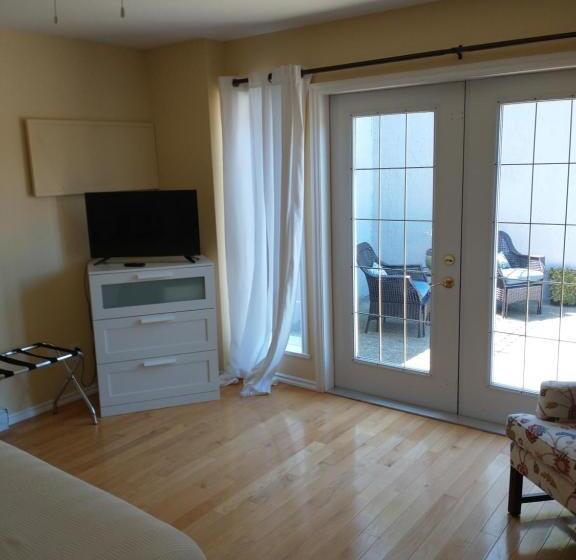 مبيت وإفطار By The Bay Lavender Villa