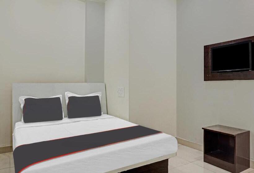 בית מלון כפרי Collection O Brahma Residency