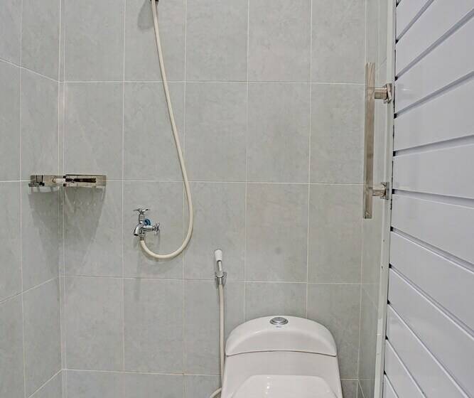 هتل Capital O 92417 Sawahan Residence Syariah