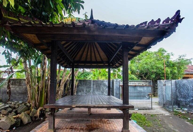 هتل Spot On 92420 Kos Agi Mataram