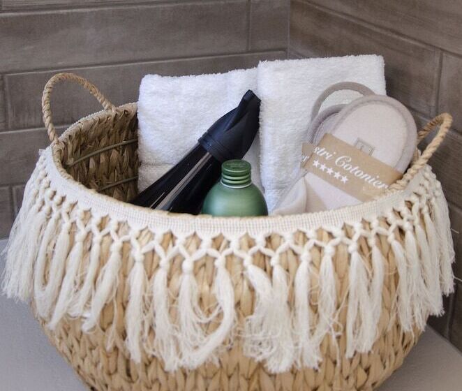 تختخواب و صبحانه Donna Elena Rooms