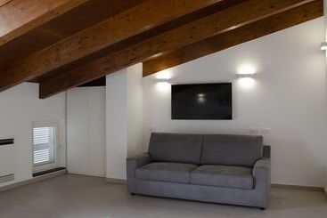 تختخواب و صبحانه Donna Elena Rooms