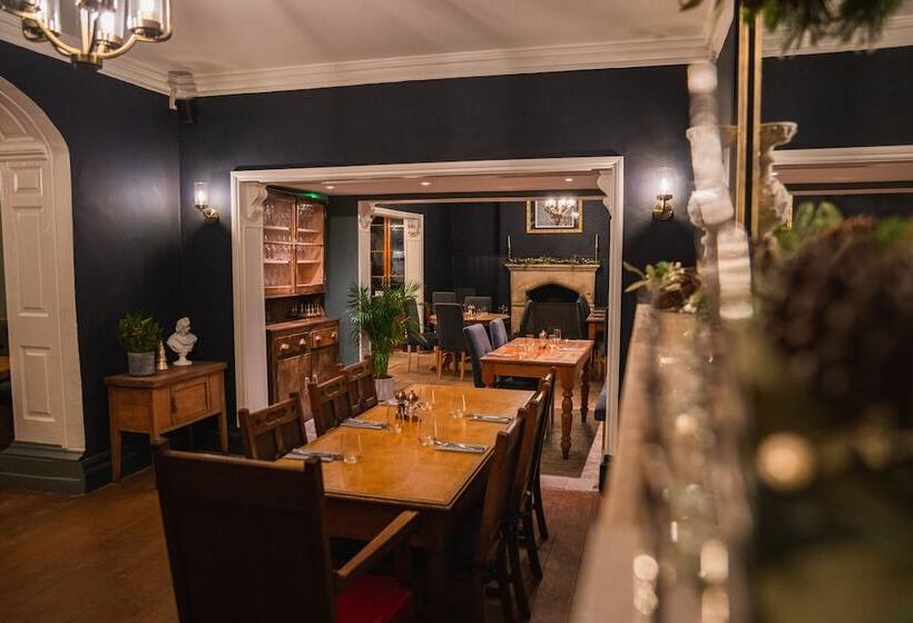 Отель The George Inn Wedmore