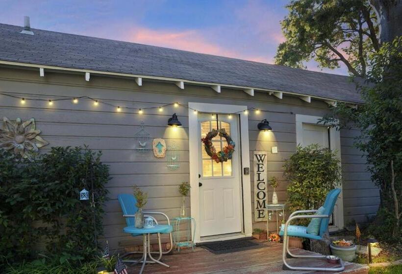 Пансион The Coziest Cottage In Waxahachie