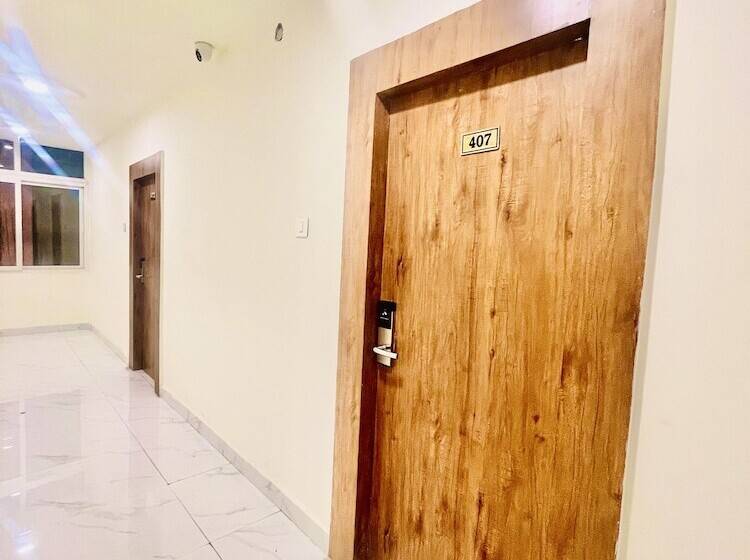 هتل Eagle Grand