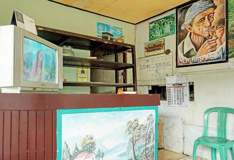 فندق Spot On 92400 Dhaha Penginapan House Syariah