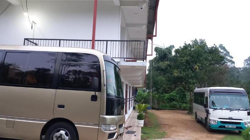 ペンション Ella Gama Village Guest House