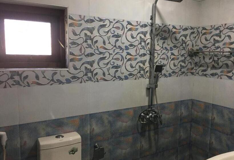 مبيت وإفطار Sebastian Family Villa