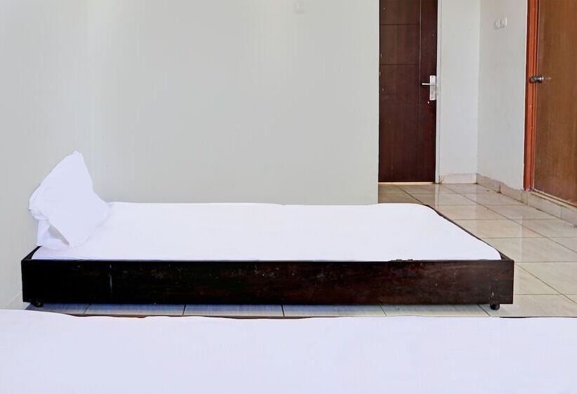 ホテル Spot On 92374 Penginapan Rusunawa