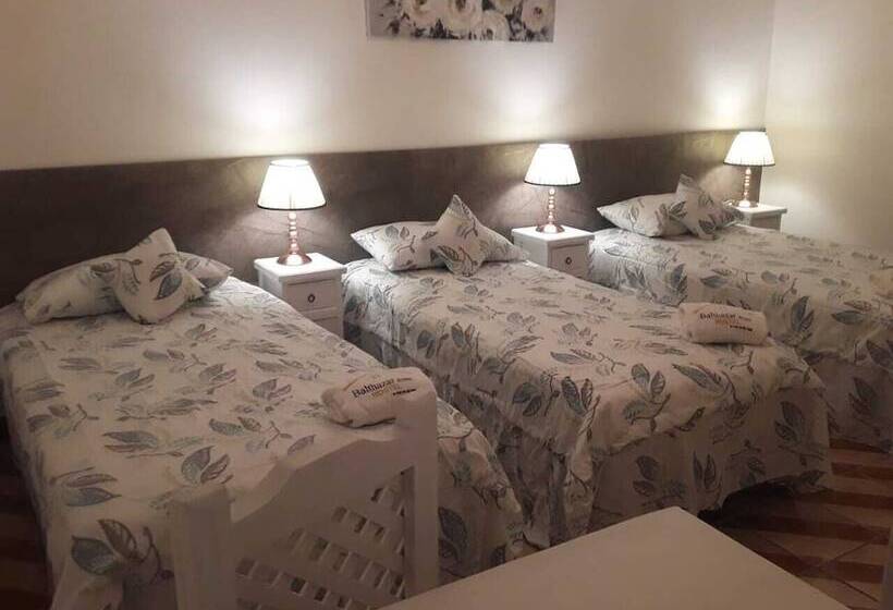 پانسیون Casa Balthazar Hostel