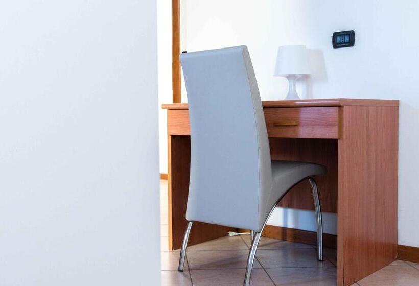 Пансион Wayco Rooms