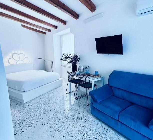 مبيت وإفطار Hydria Guest House Art Gallery